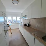 Karolina Apartament *