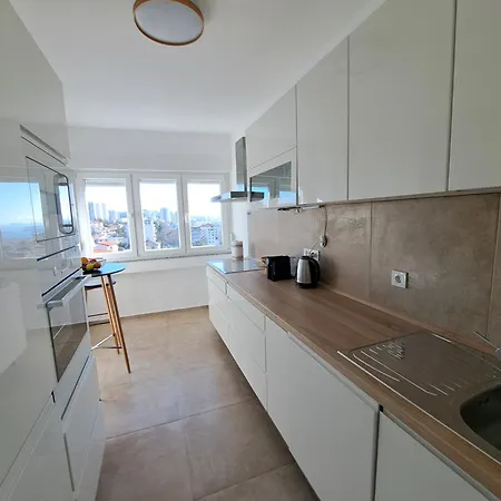 Karolina Apartament *