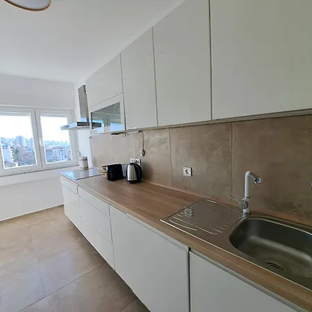 Karolina Apartament *